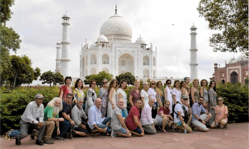 Visitando el Taj Mahal con la Escuela Yoga Ananda Logroño